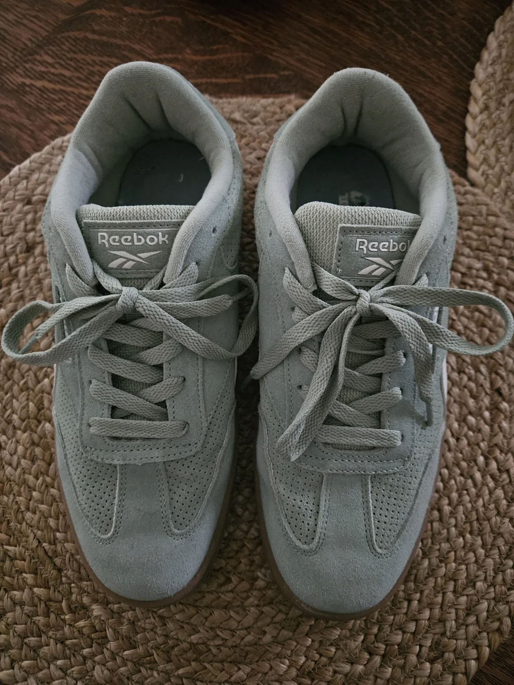 Reebok Forte Lounger Suede Sneakers Sage Green Gum Sole Women's Size 8 EUC